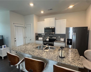 5717 Union Pointe Drive - Photo Thumbnail 7