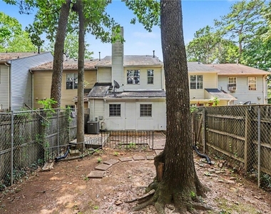 5582 Stonington Trace Parkway - Photo Thumbnail 14