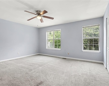 5582 Stonington Trace Parkway - Photo Thumbnail 8