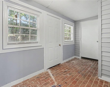 5582 Stonington Trace Parkway - Photo Thumbnail 6