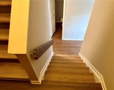 1059 Mariners Drive - Photo Thumbnail 12