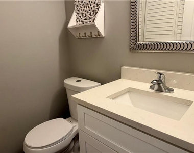 1059 Mariners Drive - Photo Thumbnail 21