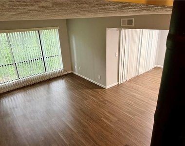 1059 Mariners Drive - Photo Thumbnail 10
