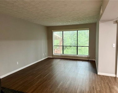 1059 Mariners Drive - Photo Thumbnail 9