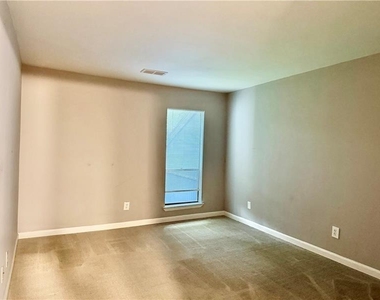 1059 Mariners Drive - Photo Thumbnail 14