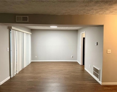 1059 Mariners Drive - Photo Thumbnail 8