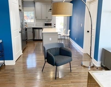 1927 S Gordon Street Sw - Photo Thumbnail 15