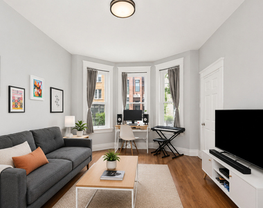 841 N Damen Avenue - Photo Thumbnail 2