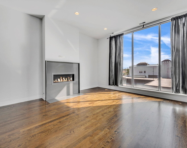 2366 N Seeley Avenue - Photo Thumbnail 1