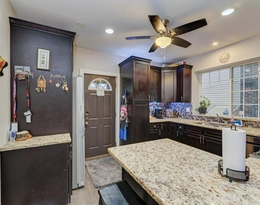 1941 N Harding Avenue - Photo Thumbnail 17