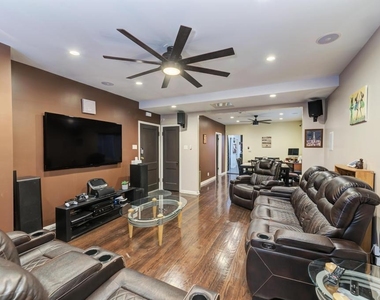 1941 N Harding Avenue - Photo Thumbnail 6