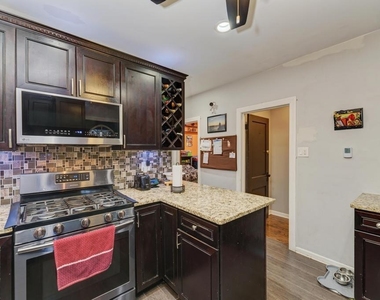 1941 N Harding Avenue - Photo Thumbnail 19