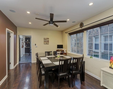 1941 N Harding Avenue - Photo Thumbnail 7