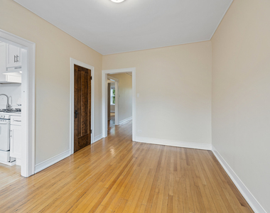 1923 W Estes Avenue - Photo Thumbnail 4