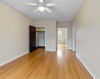 1923 W Estes Avenue - Photo Thumbnail 8