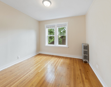 1923 W Estes Avenue - Photo Thumbnail 7