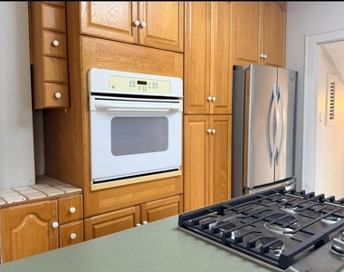 618 E 12th Street - Photo Thumbnail 16
