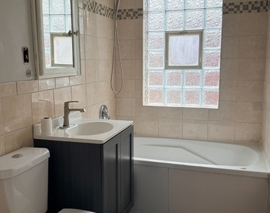 618 E 12th Street - Photo Thumbnail 11