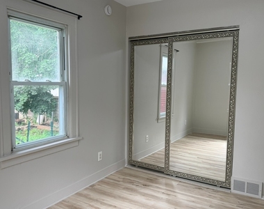 618 E 12th Street - Photo Thumbnail 13