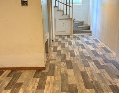618 E 12th Street - Photo Thumbnail 21