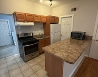 1643 W Beach Avenue - Photo Thumbnail 6