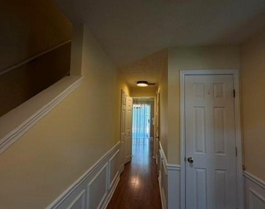 529 Summerbrooke Court - Photo Thumbnail 5
