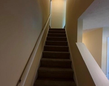 529 Summerbrooke Court - Photo Thumbnail 7