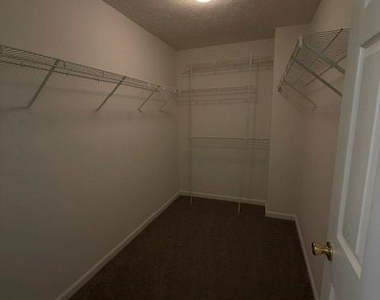 529 Summerbrooke Court - Photo Thumbnail 17