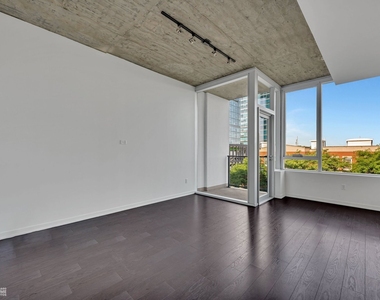 1345 S Wabash Avenue - Photo Thumbnail 3
