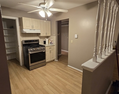 314 Silverwood Court - Photo Thumbnail 9