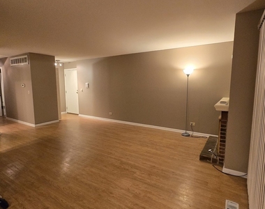314 Silverwood Court - Photo Thumbnail 2