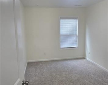 1785 Garbrooke Cove - Photo Thumbnail 22