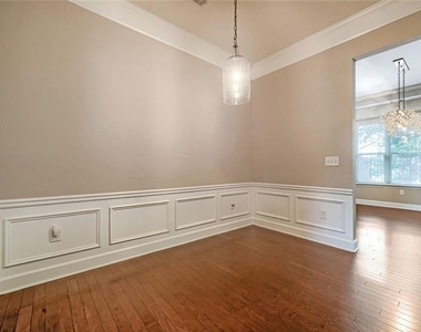 2464 Norwood Drive Se - Photo Thumbnail 14