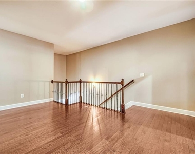 2464 Norwood Drive Se - Photo Thumbnail 13