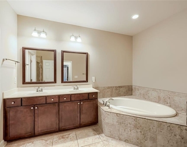 2464 Norwood Drive Se - Photo Thumbnail 24