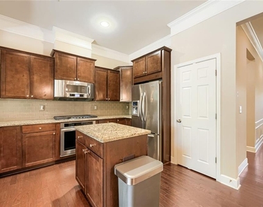 2464 Norwood Drive Se - Photo Thumbnail 16