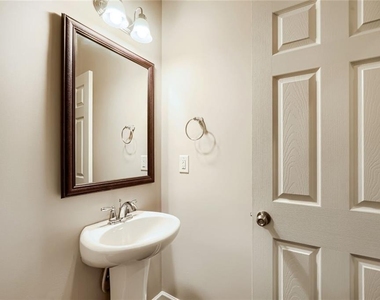 2464 Norwood Drive Se - Photo Thumbnail 18