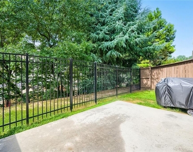 2464 Norwood Drive Se - Photo Thumbnail 21