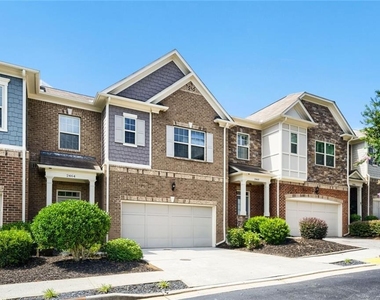 2464 Norwood Drive Se - Photo Thumbnail 2