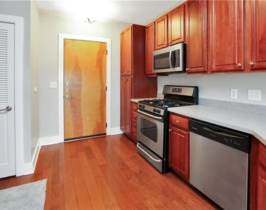 799 Hammond Drive - Photo Thumbnail 14