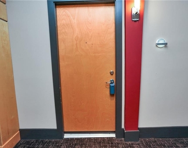 799 Hammond Drive - Photo Thumbnail 9