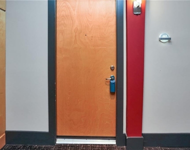 799 Hammond Drive - Photo Thumbnail 8