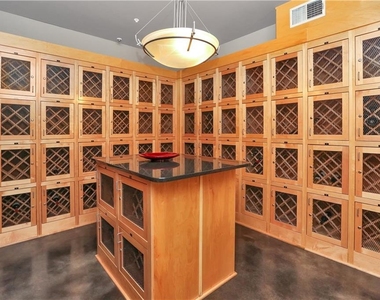 799 Hammond Drive - Photo Thumbnail 5