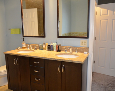 3335 N Racine Avenue - Photo Thumbnail 14