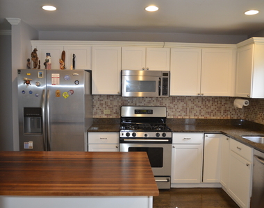 3335 N Racine Avenue - Photo Thumbnail 3