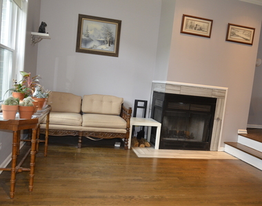 3335 N Racine Avenue - Photo Thumbnail 2