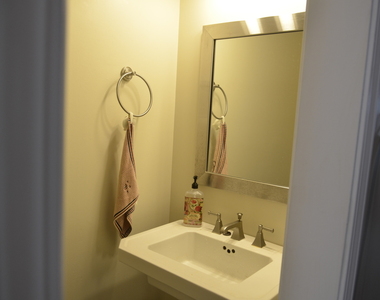 3335 N Racine Avenue - Photo Thumbnail 8