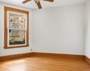 1213 W Addison Street - Photo Thumbnail 7