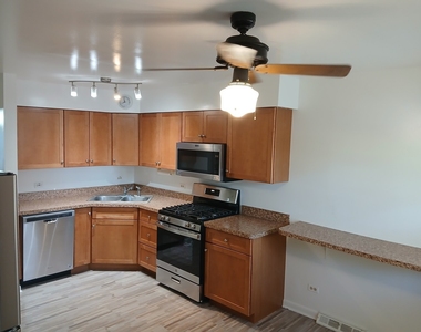 211 N Bothwell Street - Photo Thumbnail 2