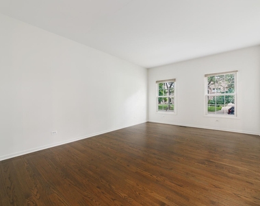 1106 Portsmouth Circle - Photo Thumbnail 4